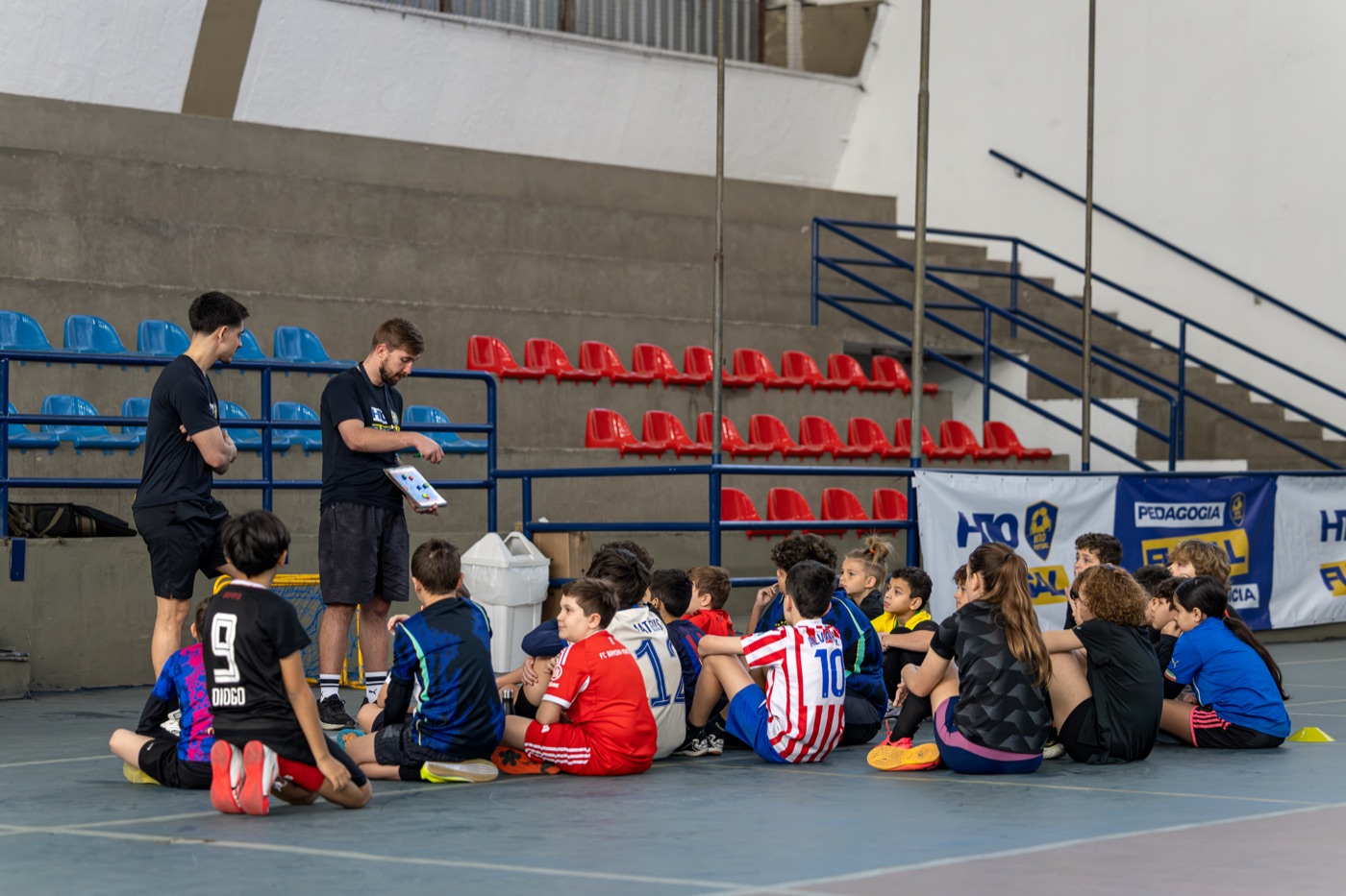 Alunos e famílias da H10 reunidos